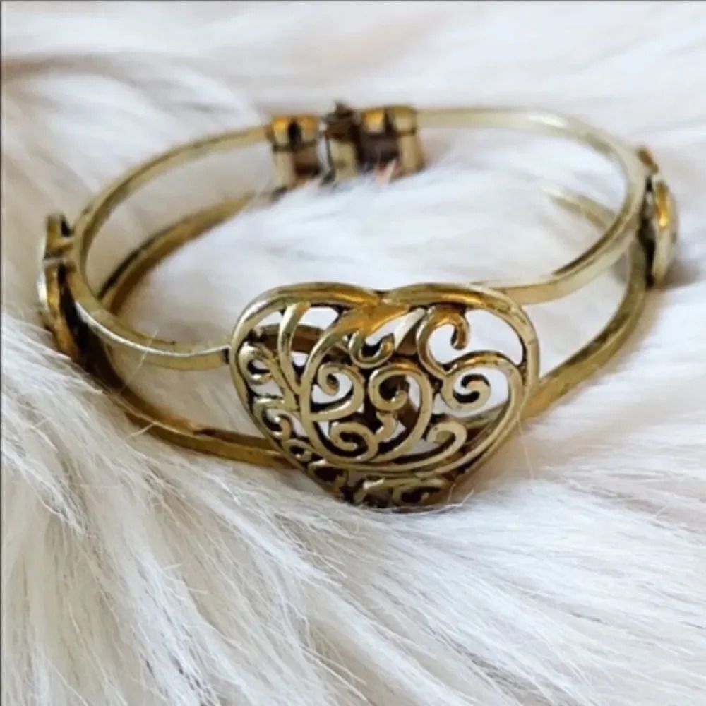 Forever 21 Metal Etched Heart Bracelet Brassy Gold